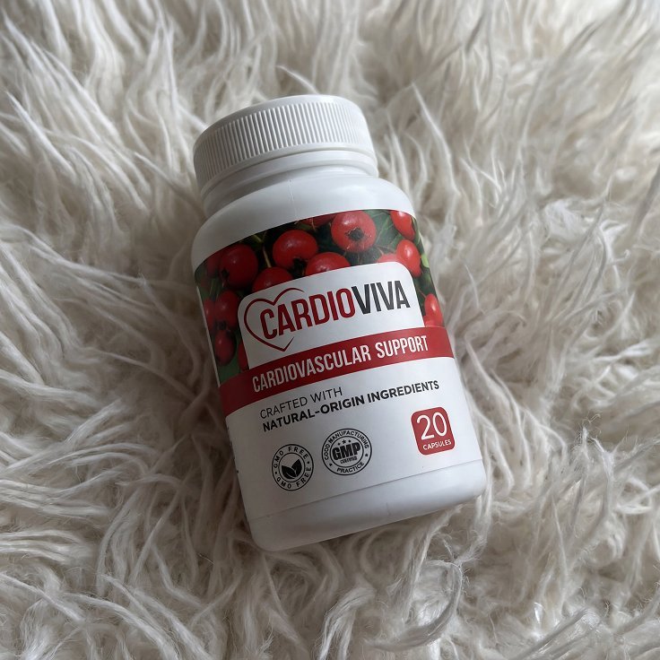 CardioViva — Dose mit Weißdornbeeren-Etikett und Faltschachtel