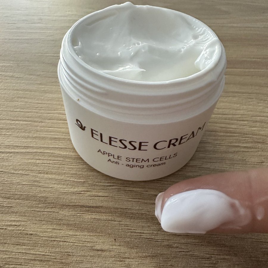 Elesse cream 3 Tiegel — für eine längere Pflegeroutine